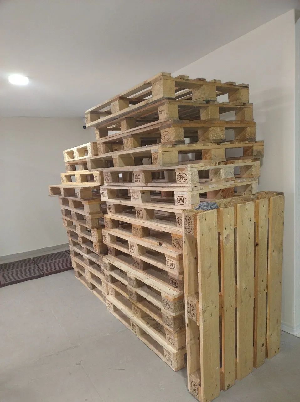 Vendo 28 pallets R$ 220,00 - Foto 2