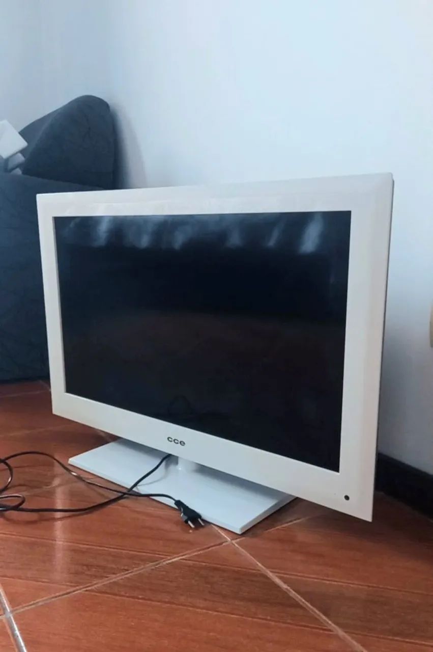 TV LED CCE 32" polegadas branca