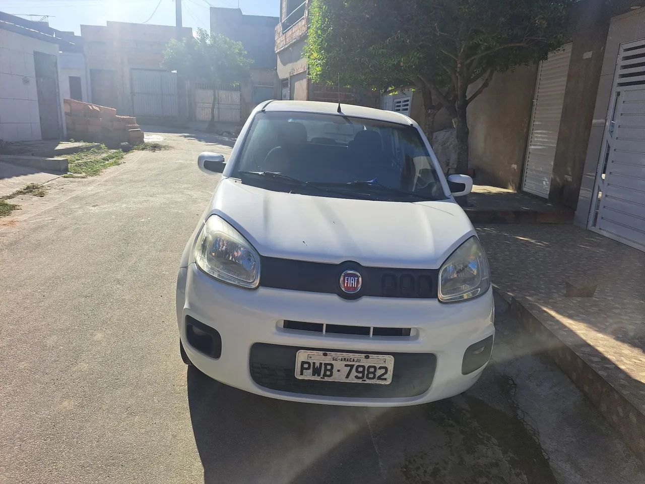 Fiat Uno Attractive 1.0 EVO Fire Flex 8V 5P 2016 - Foto 2