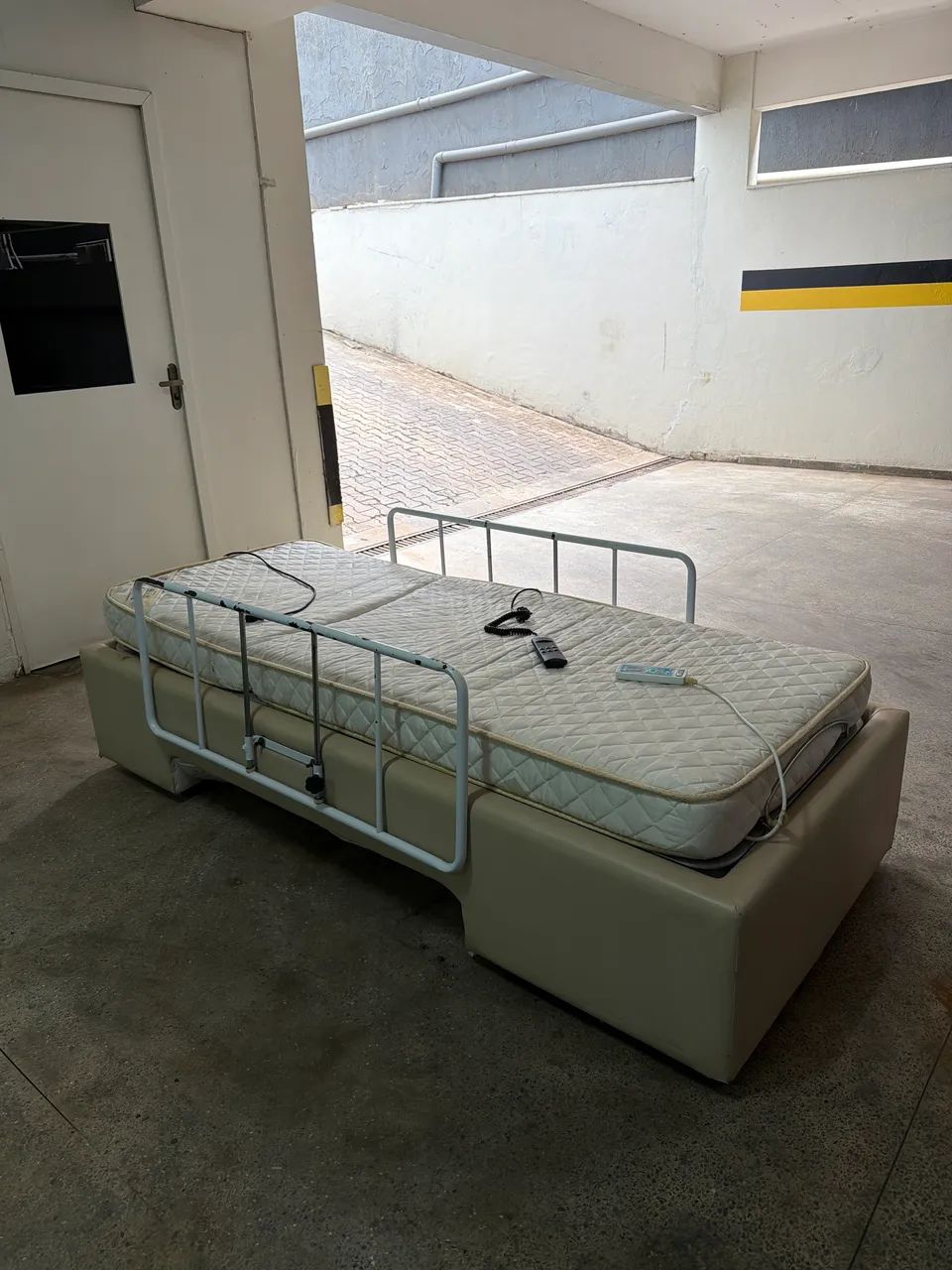 Cama hospitalar elétrica  - Foto 2