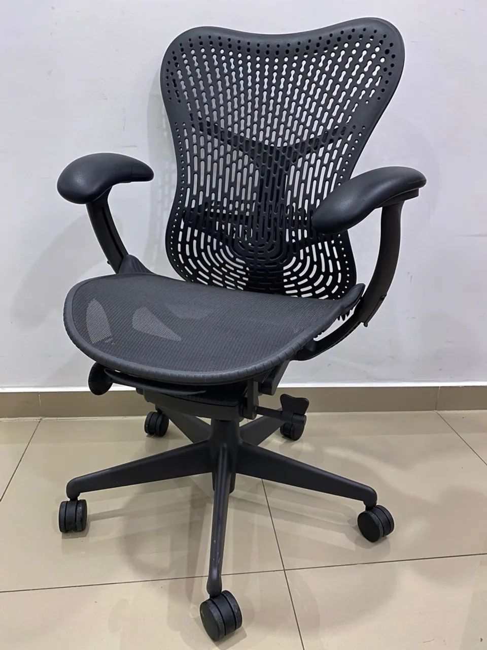 Cadeira herman miller mirra 2 completa grafite 