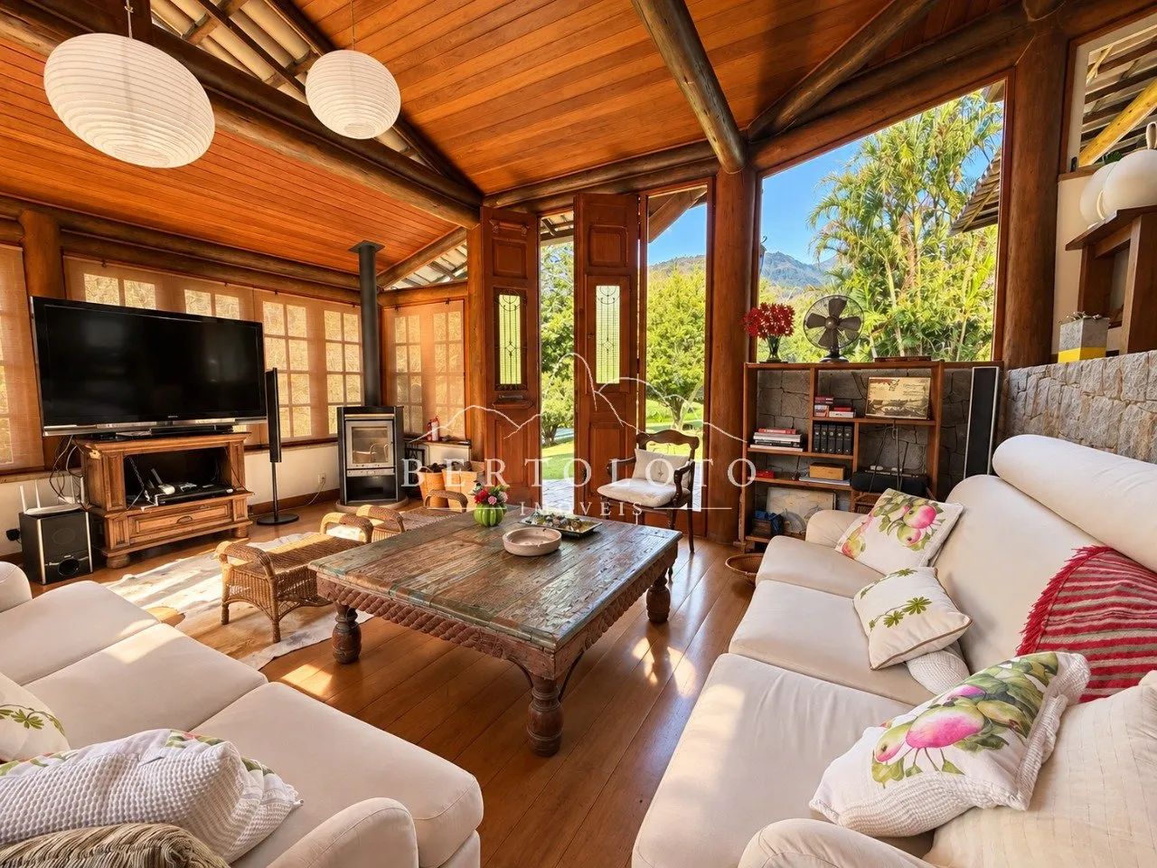 Casa com terreno plano, muito sol e total privacidade - Foto 5