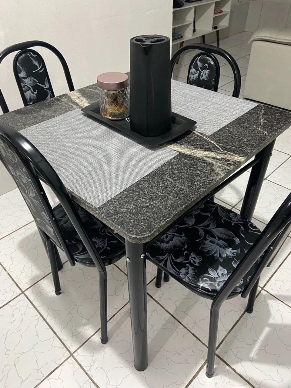 Mesa bem conservada 470,00 - Foto 2