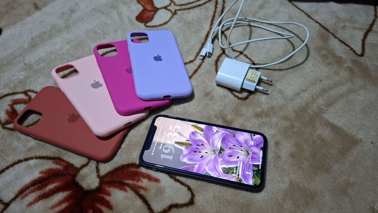 Troco Iphone 11 128 todo original com NF  - Foto 2