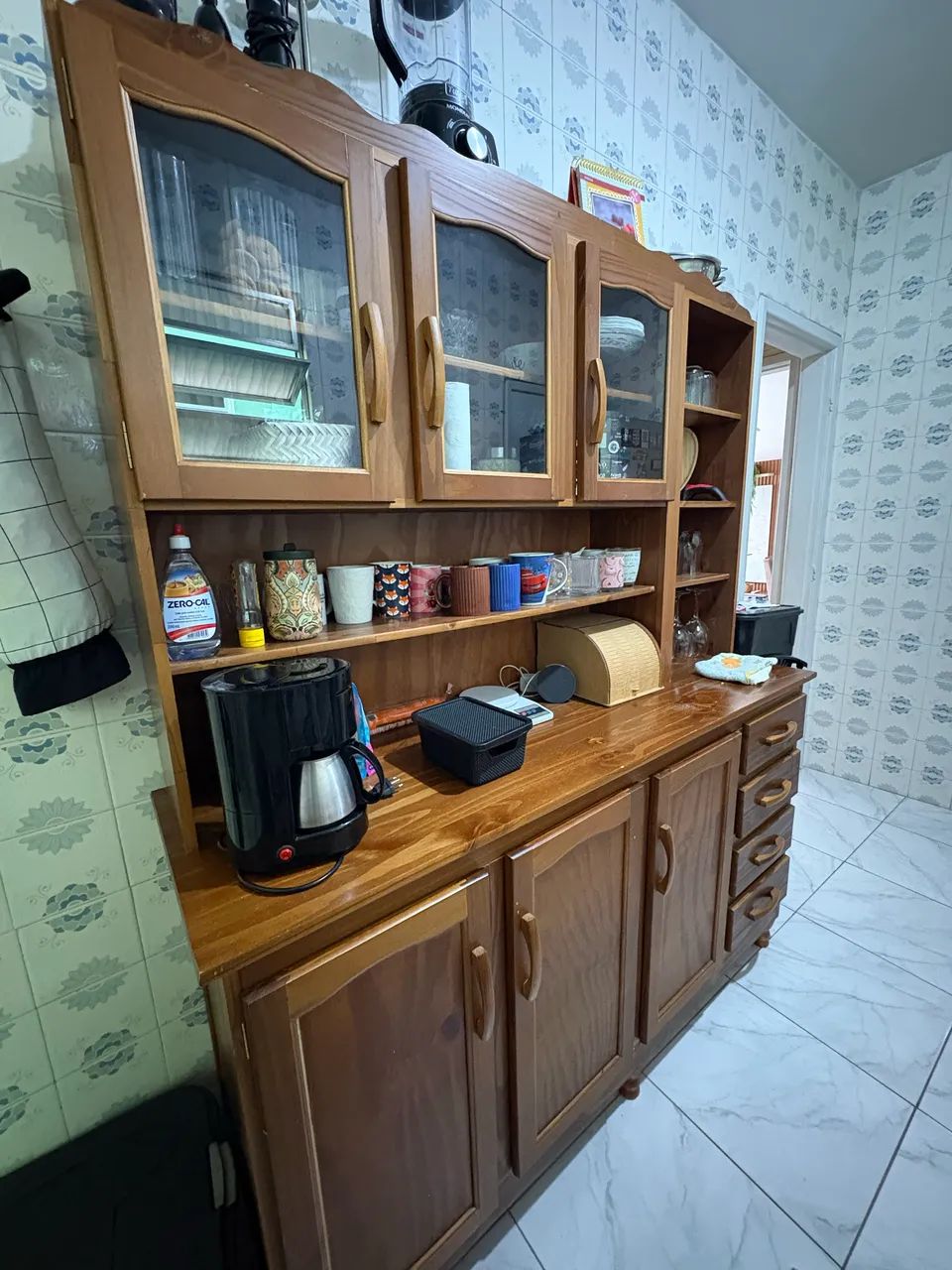 MÓVEL DE COZINHA DE MADEIRA MACIÇA