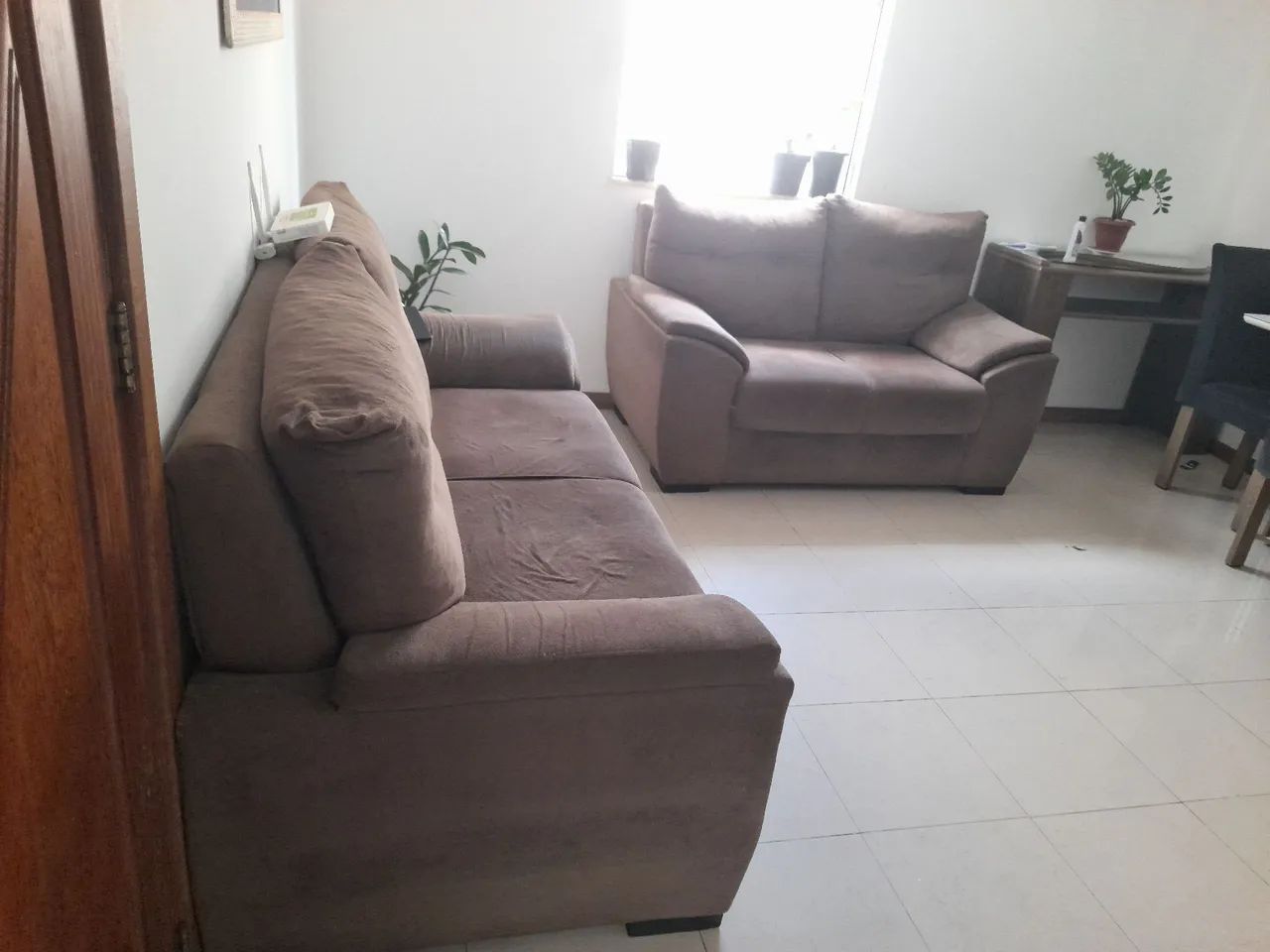 Vendo sofá 2 e 3 lugares carmel marrom  - Foto 3