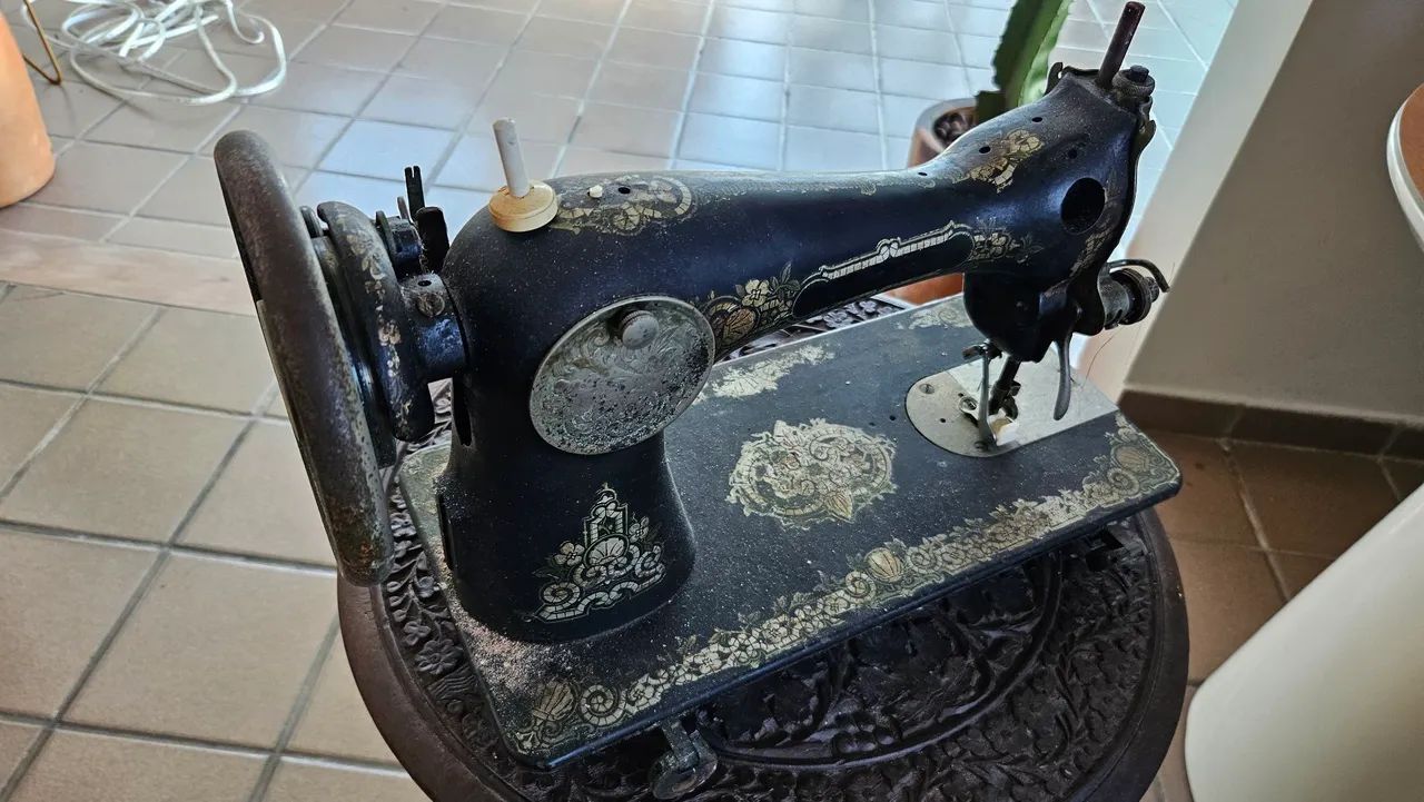 Máquina Singer para decoração antiguidade - Foto 2