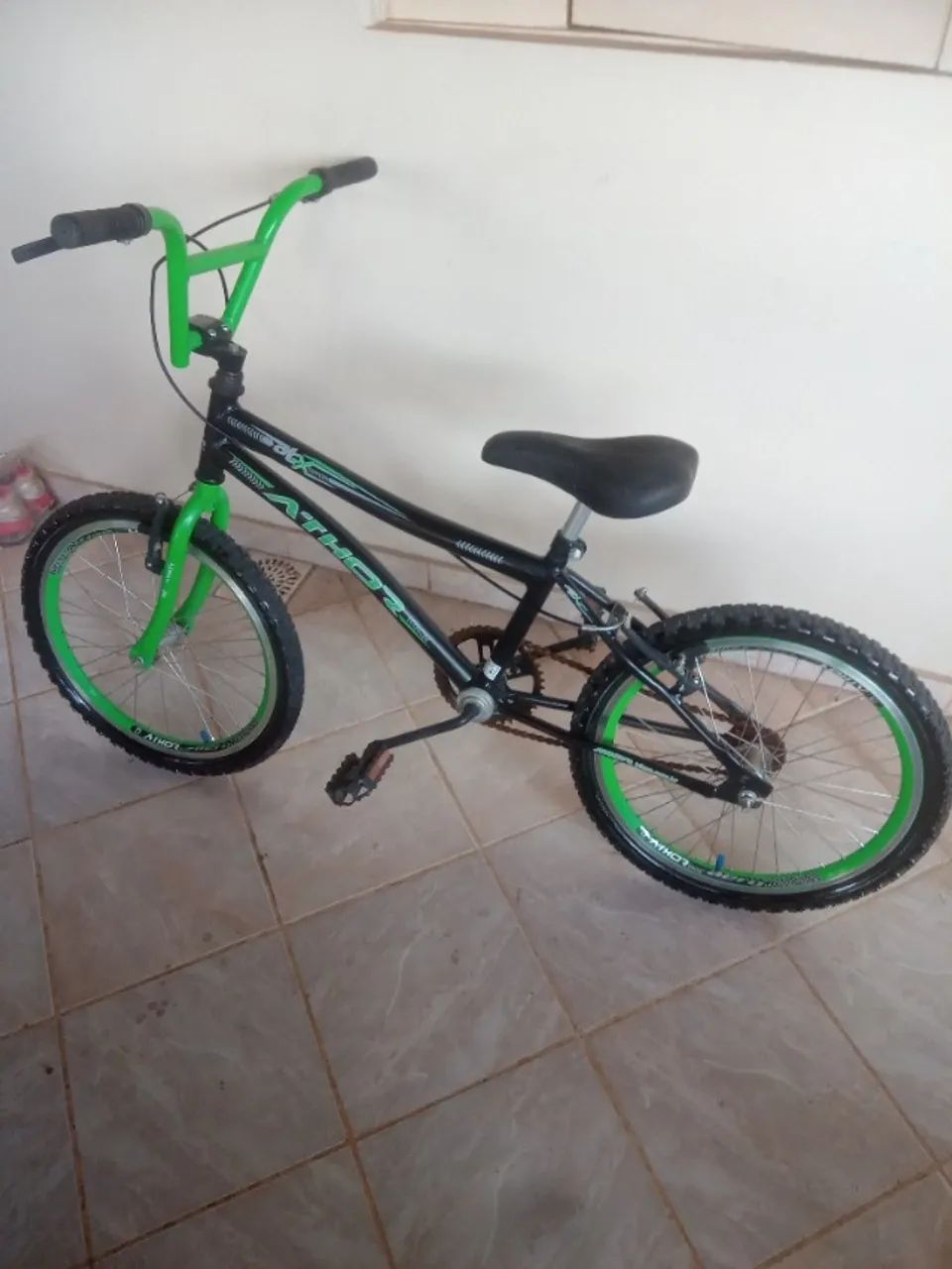 Bicicleta BMX aro 20, praticamente nova  - Foto 3