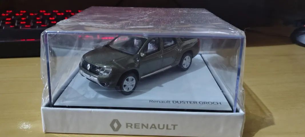 NINIATURA RENAULT DUSTER OROCH