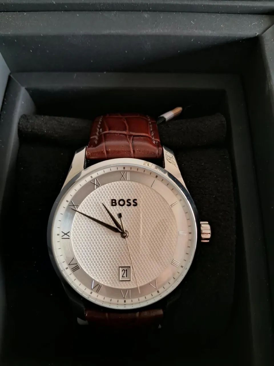 Relógio Masculino Hugo Boss pulseira em couro na cor tabaco - Foto 2