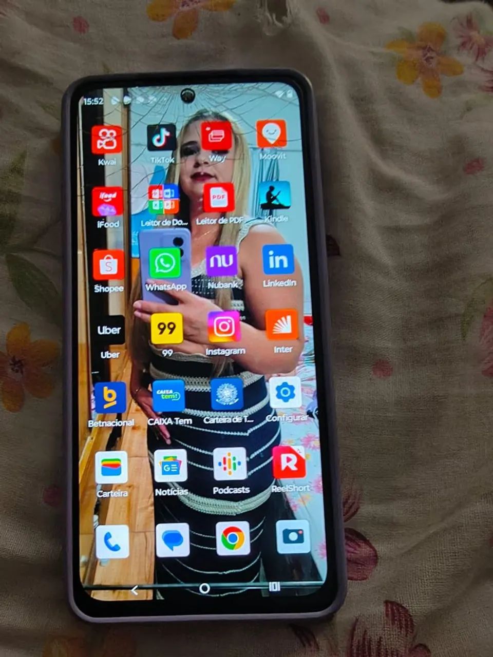 Moto g84
