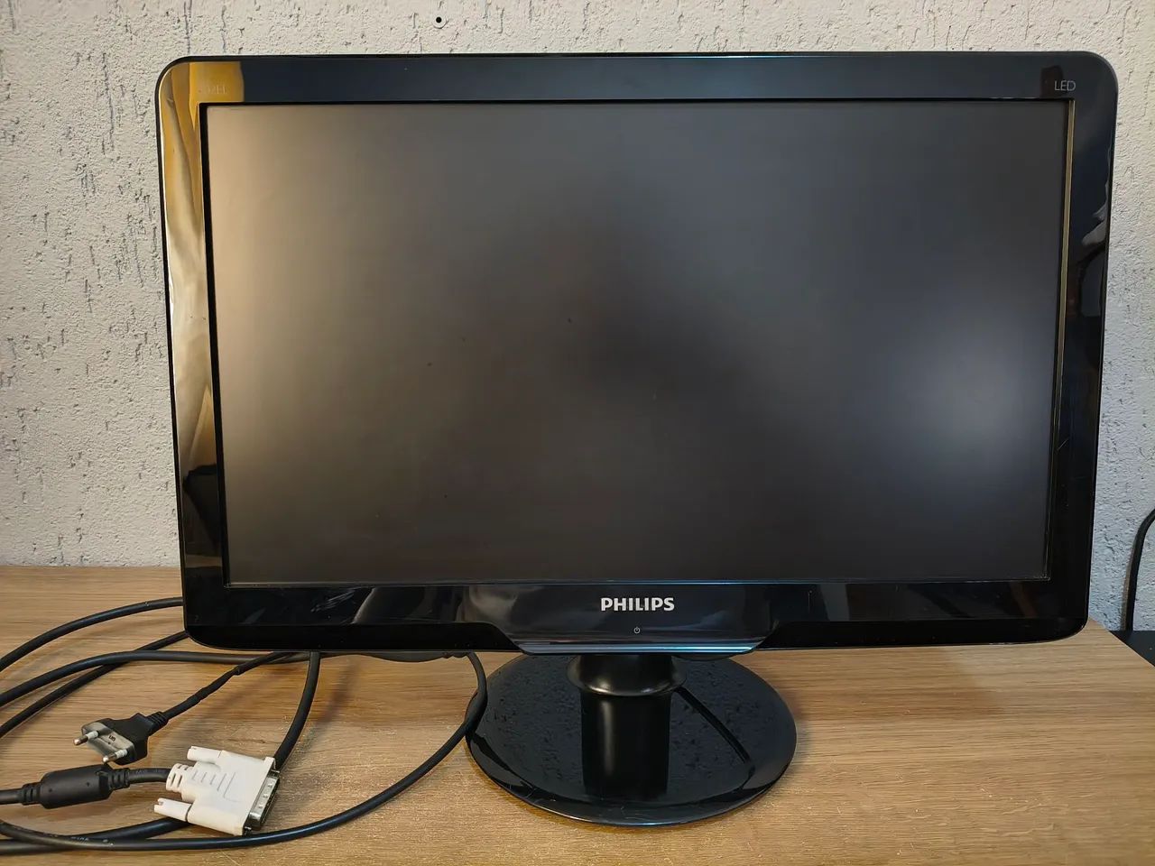 Monitor Led Philips 20 polegadas conservado - Foto 2