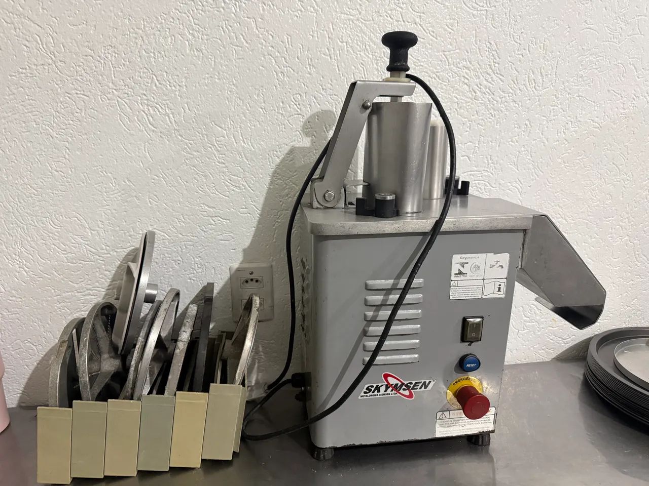 Cortador / Processador Industrial Skymsen + 7 Discos - Foto 4