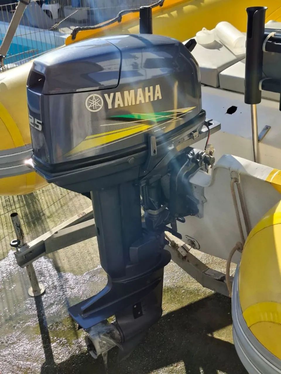 Bote inflável 4,10 com Yamaha 25hp - Foto 4