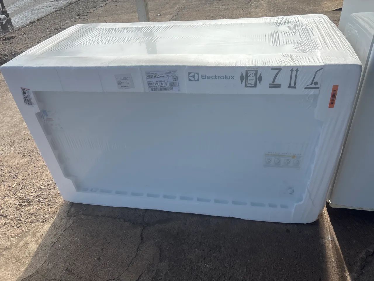 Freezer Electrolux HI550
