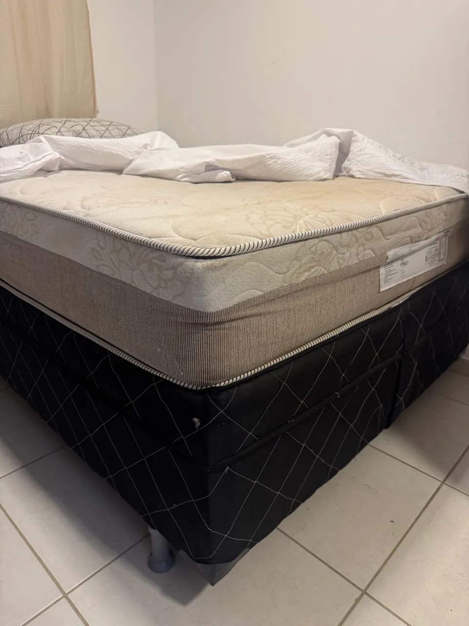 Vendo cama box de casal