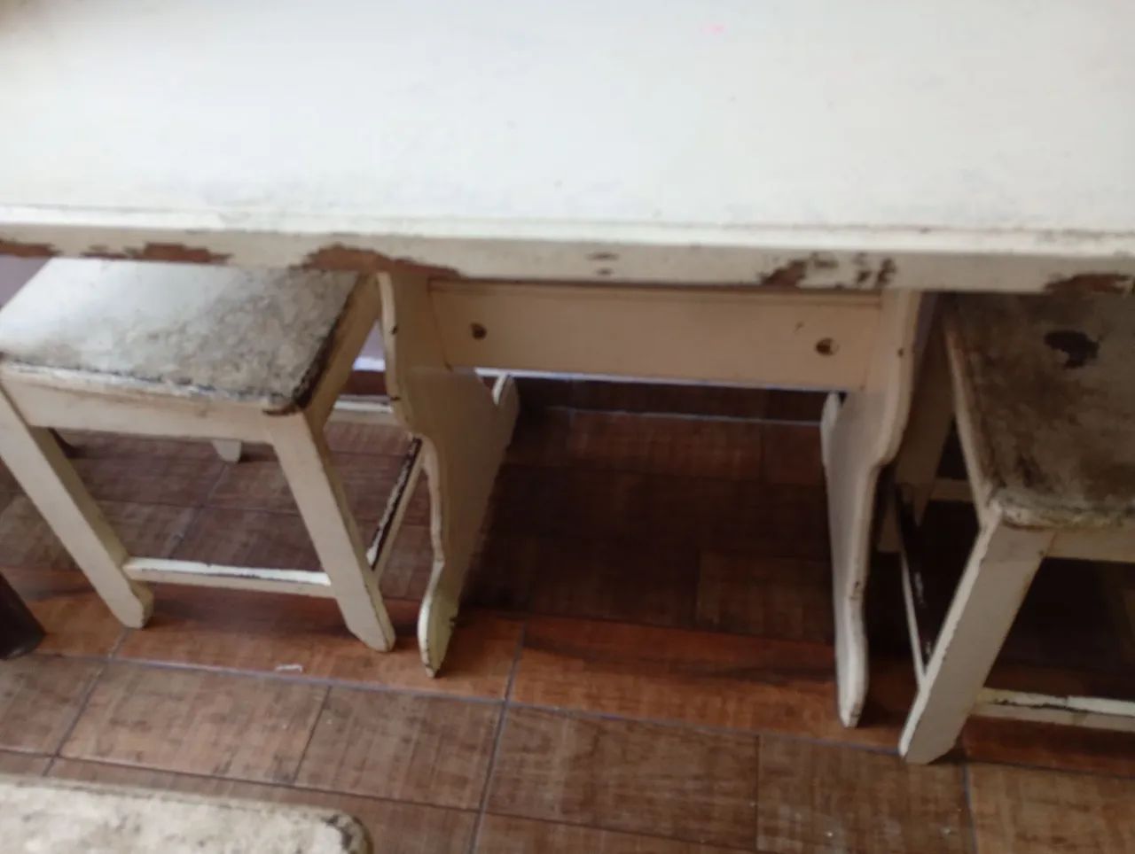 Mesa e cadeiras de madeira - Foto 2