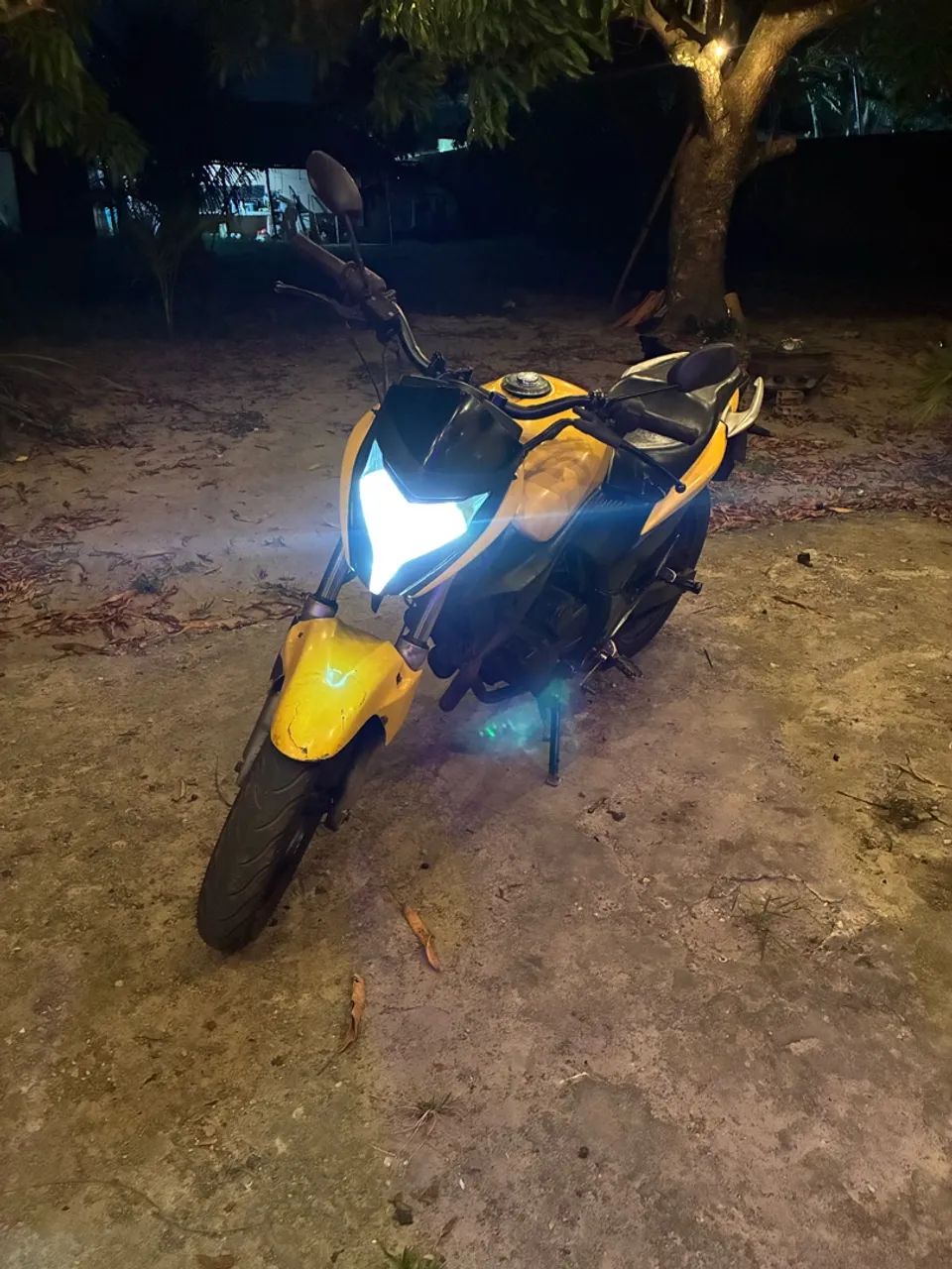 Moto CB 300