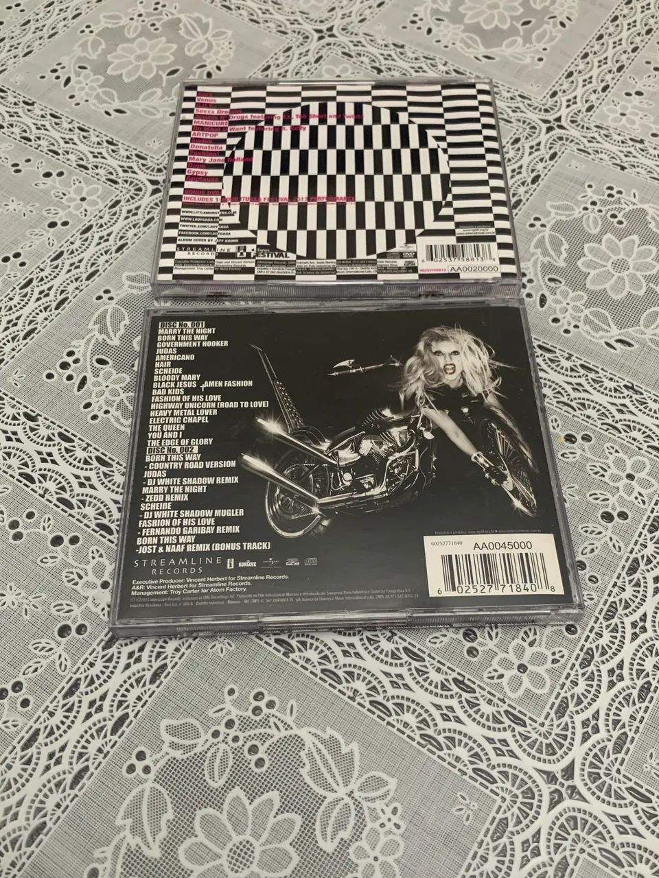 Lady Gaga Born This Way e Artpop Cd e DVD deluxe metalizado - Foto 4