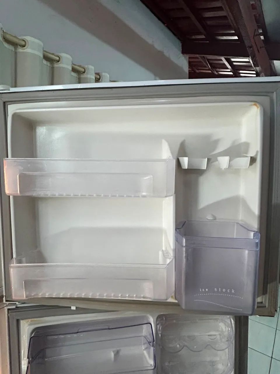 Geladeira praticamente sem detalhes eletrolux - Foto 4