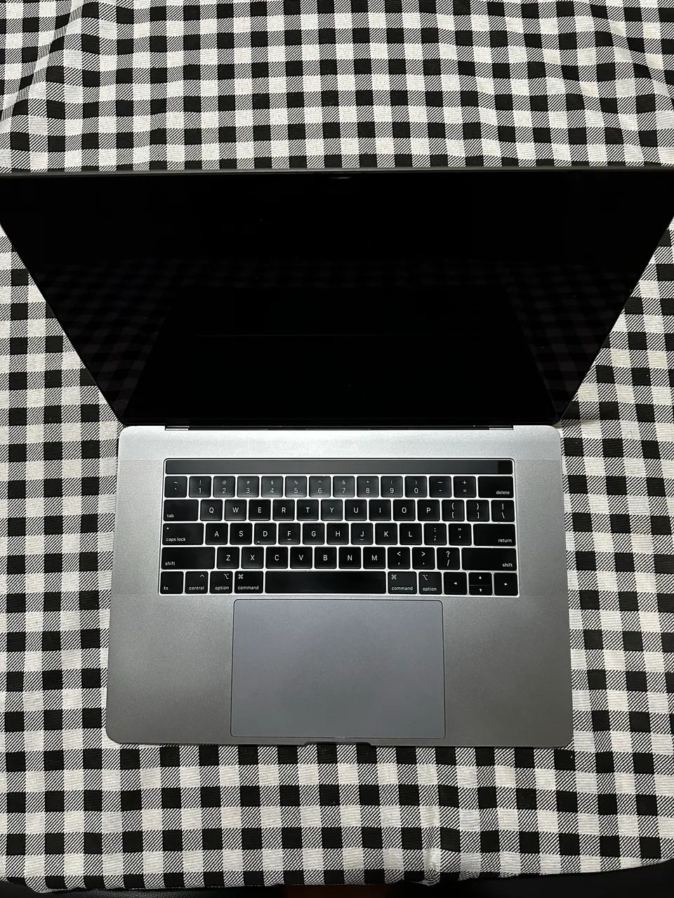 MacBook Pro 15? 2019 Core i9 16GB - Apenas 69 Ciclos - Impecável