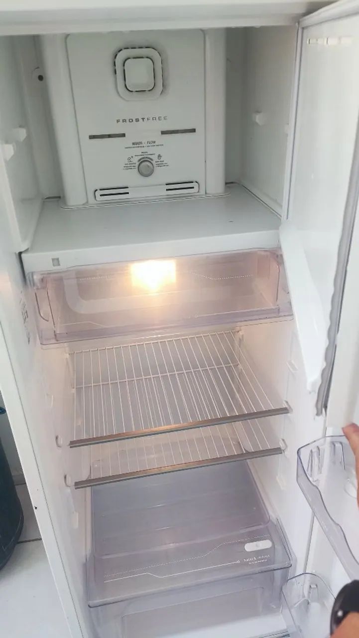 Geladeira Electrolux REF39 FROSTFREE - Foto 2