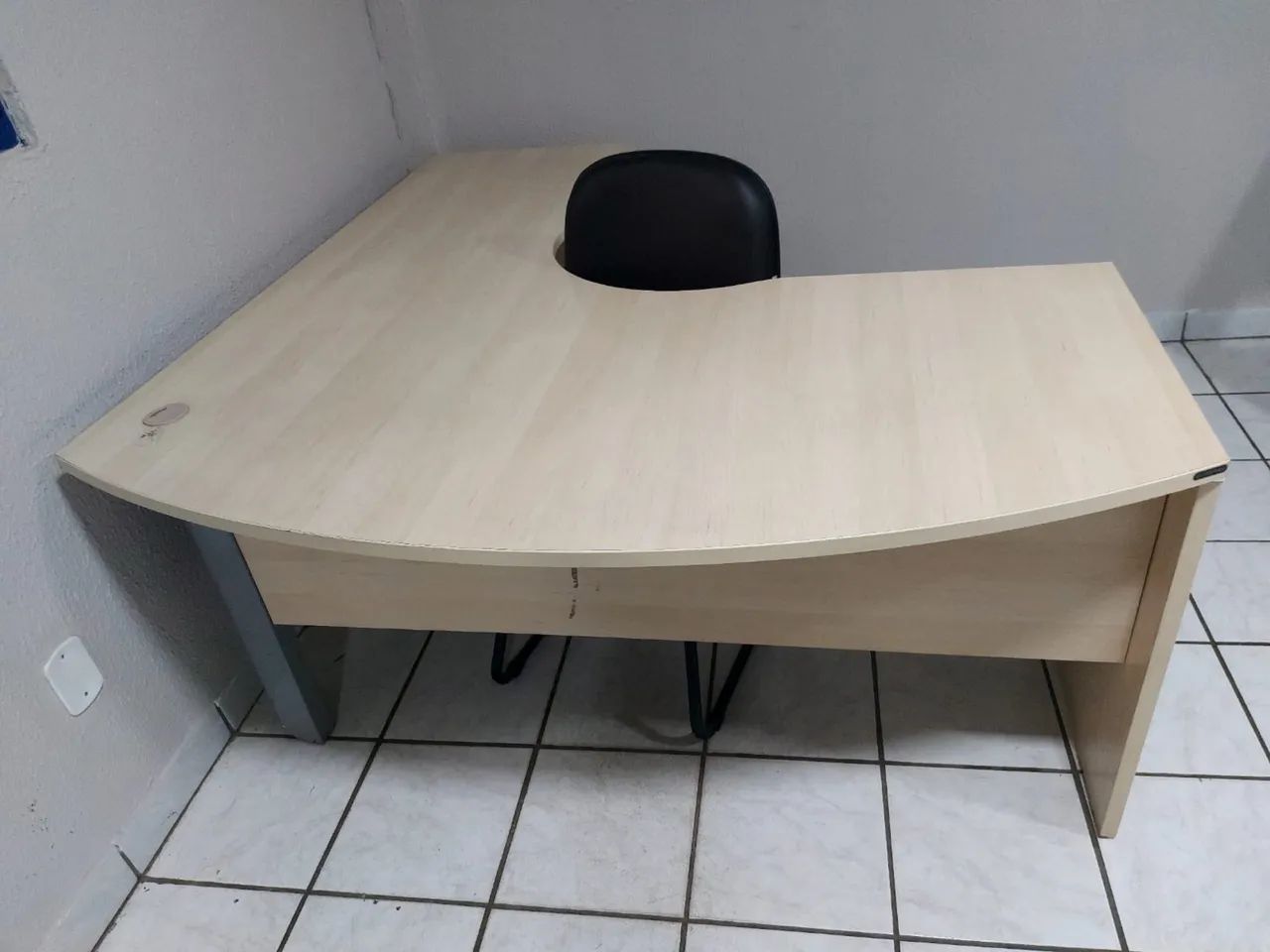 Mesa escritório em L 