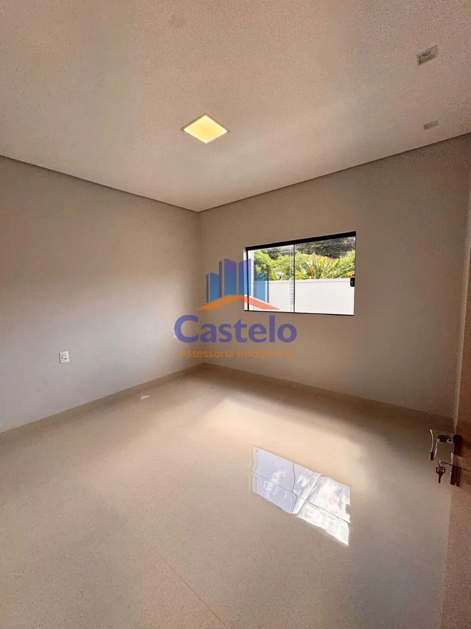 CASA RESIDENCIAL em UMUARAMA - PR, ZONA III - Foto 2