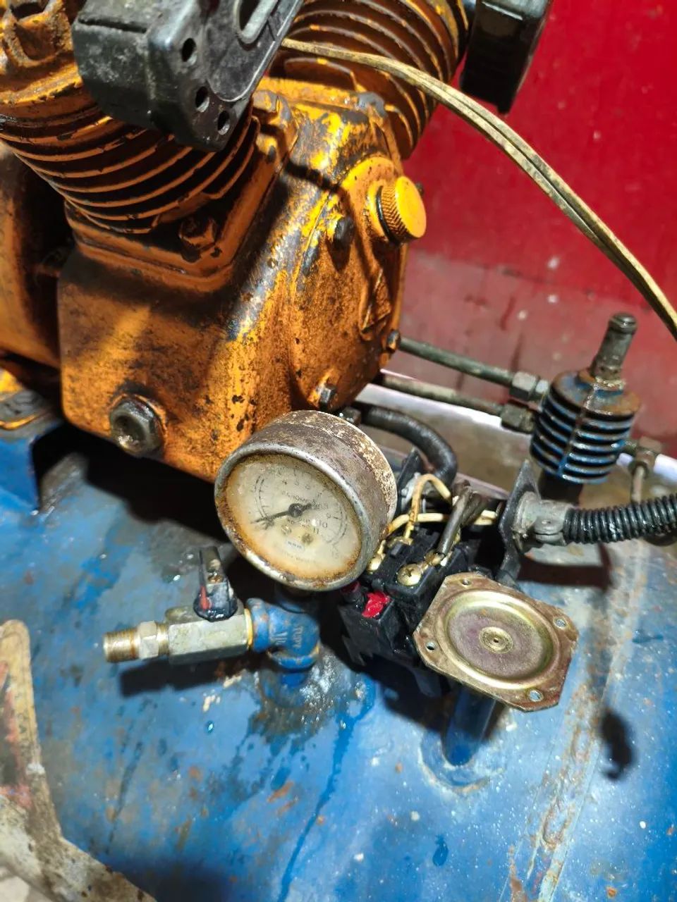 Vendo compressor com 2 cabeçotes - Foto 3