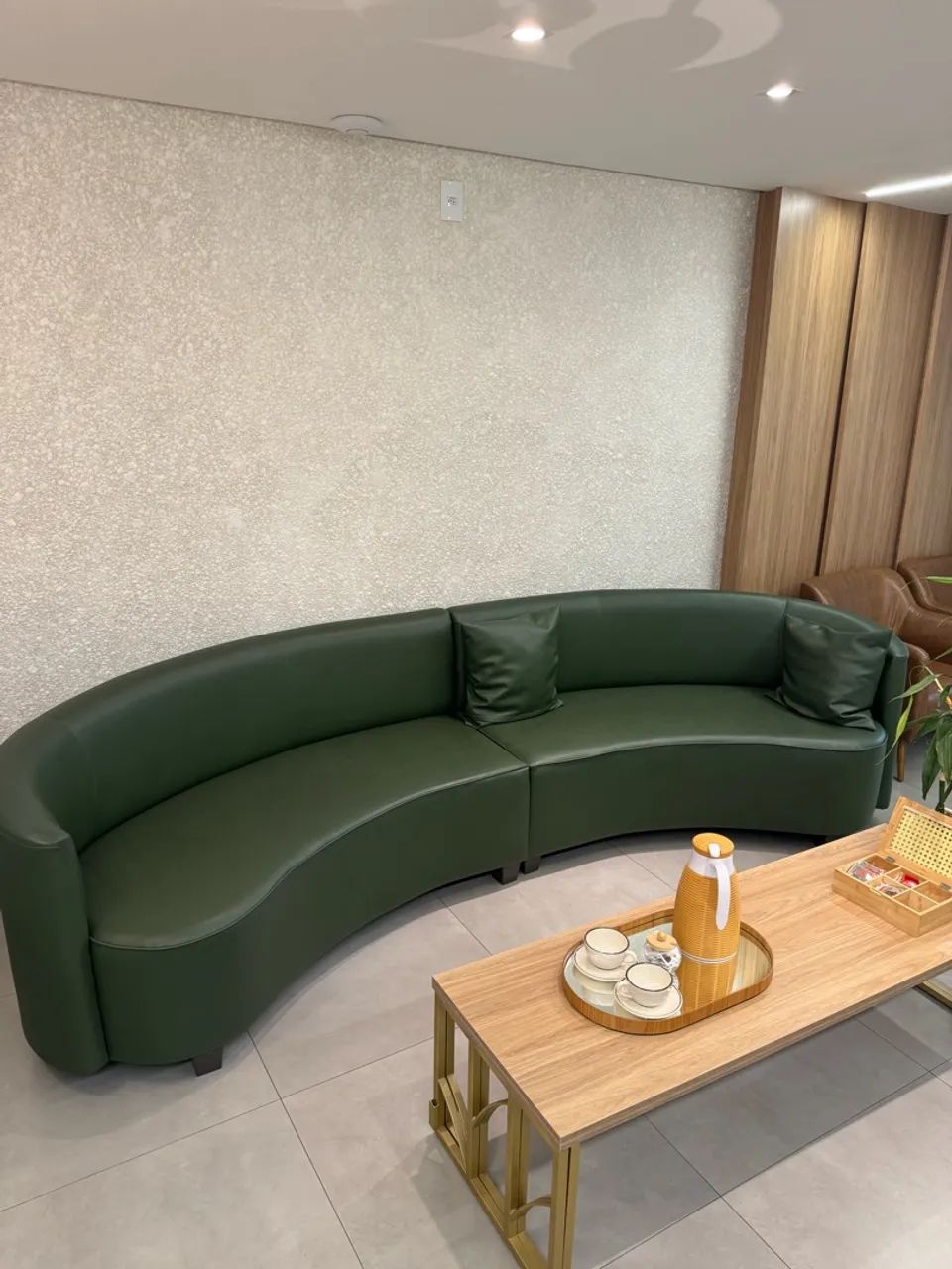 Sofá formato Orgânico Verde