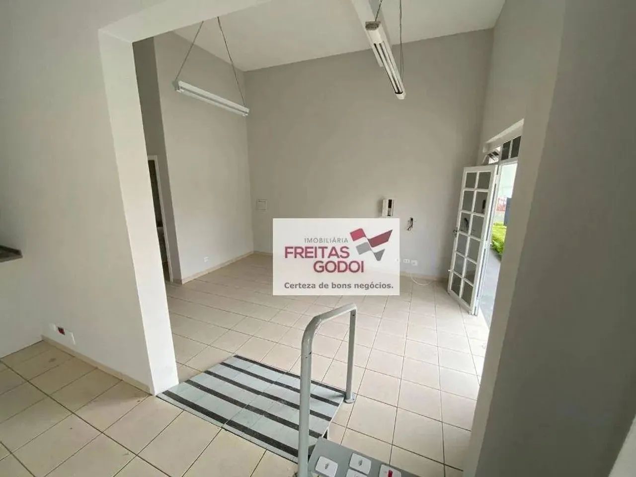 Loja para alugar, 50 m² - Parolin - Curitiba/PR - Foto 5