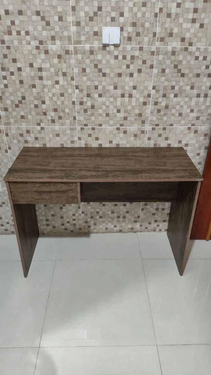 Mesa de escritório com gaveta 1,80x77