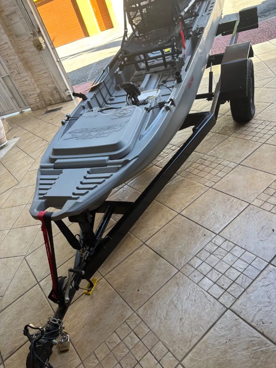 Caiaque Ark 1290, Motor MERCURY 5HP e Carreta - Foto 6