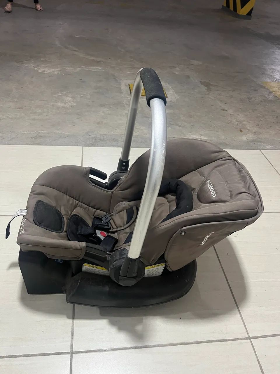 Conjunto carrinho e bebê conforto Kiddo