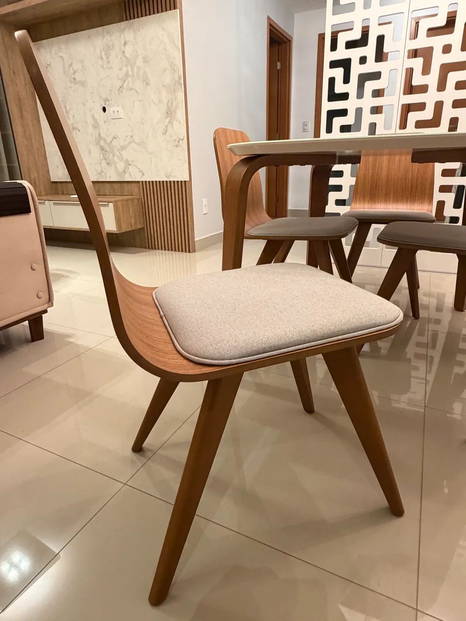 Mesa moderna 4 lugares + 4 cadeiras - Foto 4