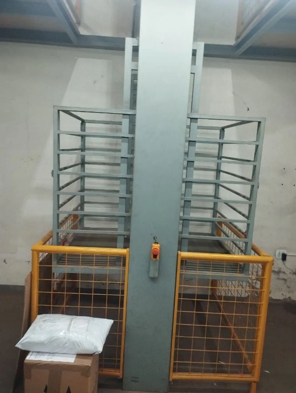 MESANINO COM ELEVADOR DE CARGA - Foto 6