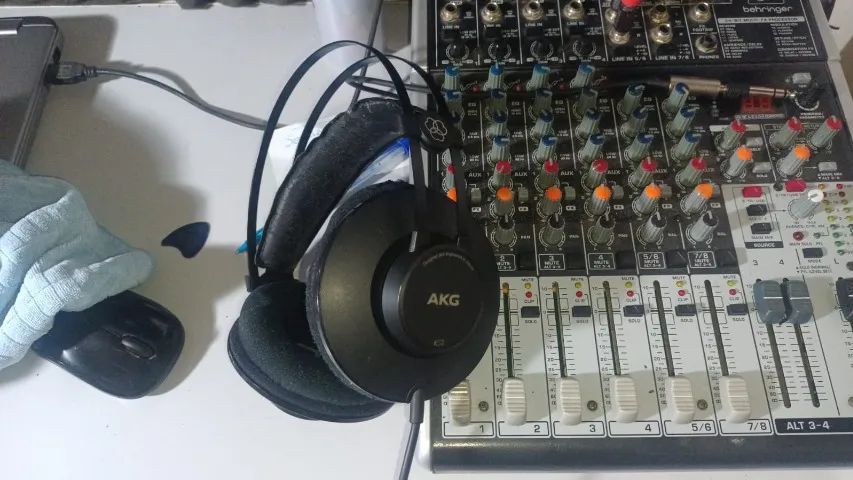 MESA DE SOM E MICROFONE  BERINGHER - Foto 3