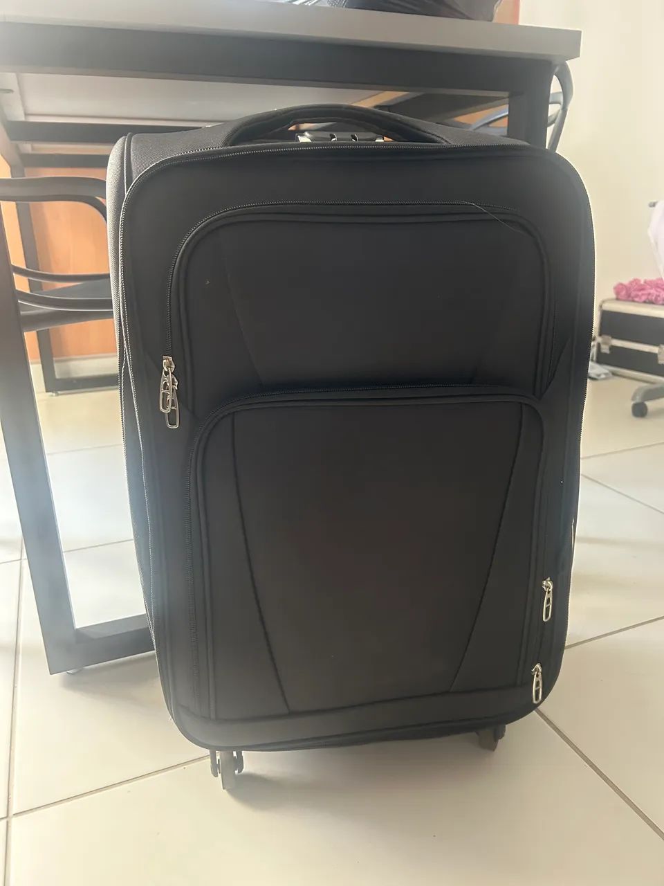 Mala de viagem grande 23kg preta - Foto 2