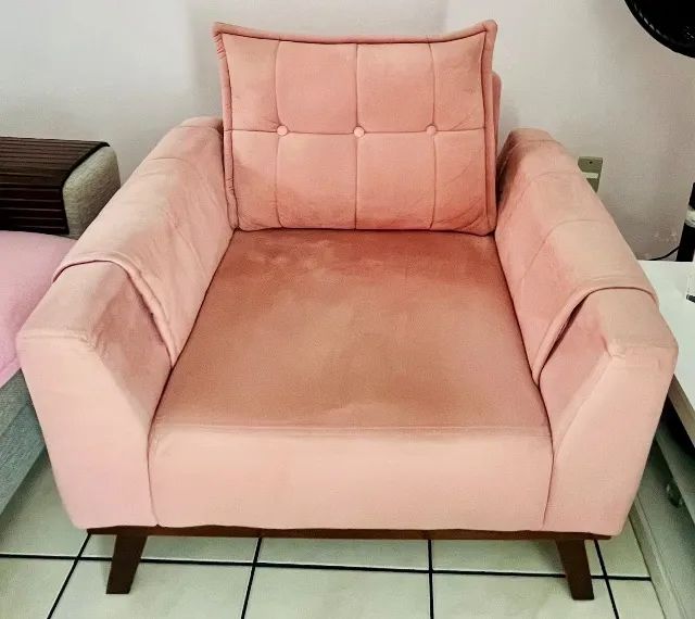 Poltrona Decorativa Aveludada Rosa - Confortável e Elegante - Foto 2