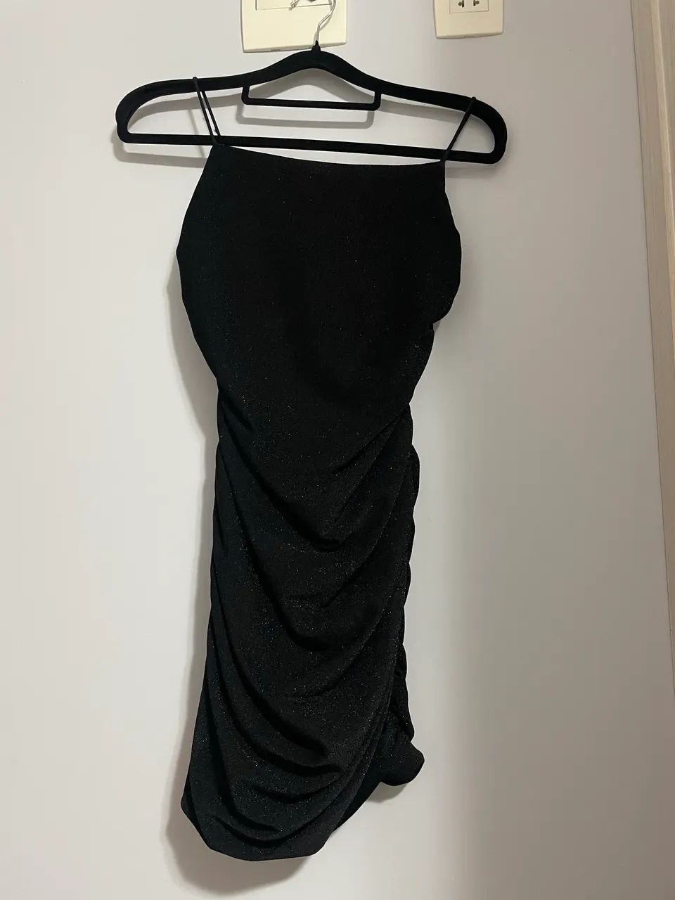 Vestido  preto com brilho - Foto 4