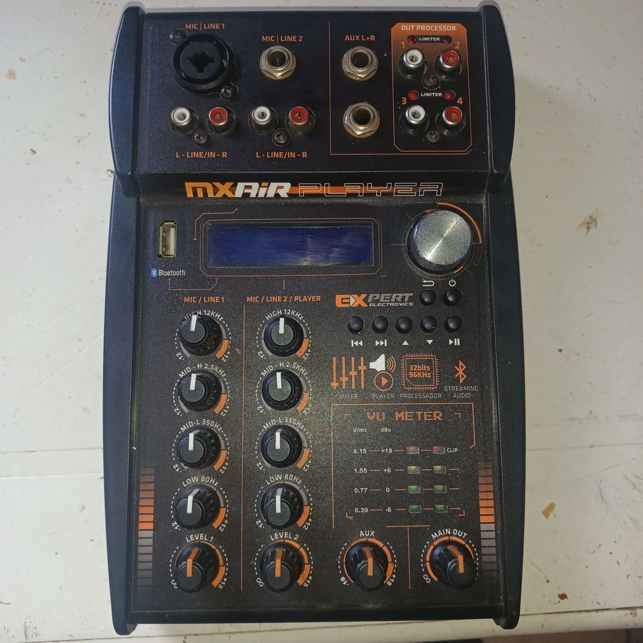 Mesa de som com processador mxair player 