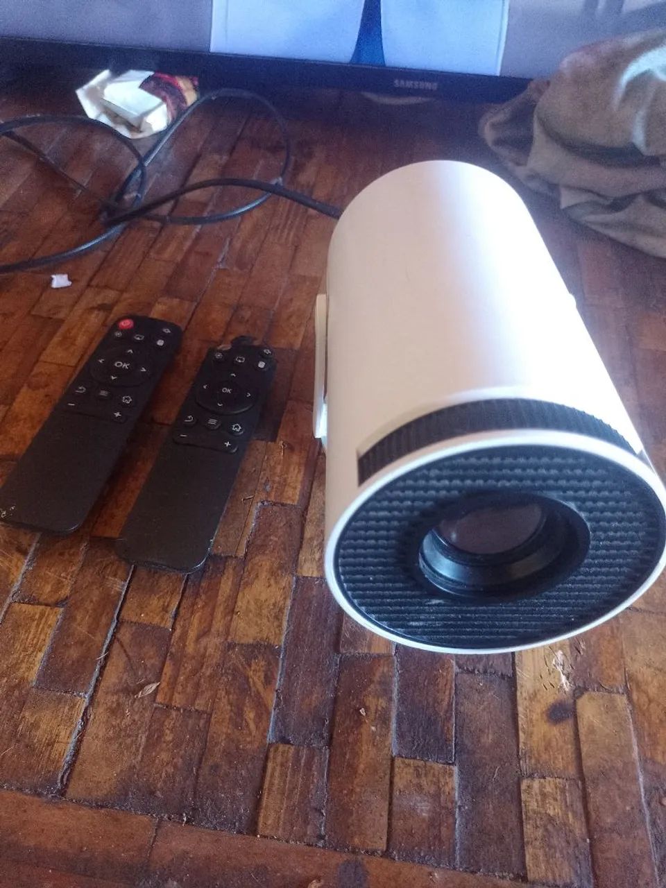 Projetor semi novo 