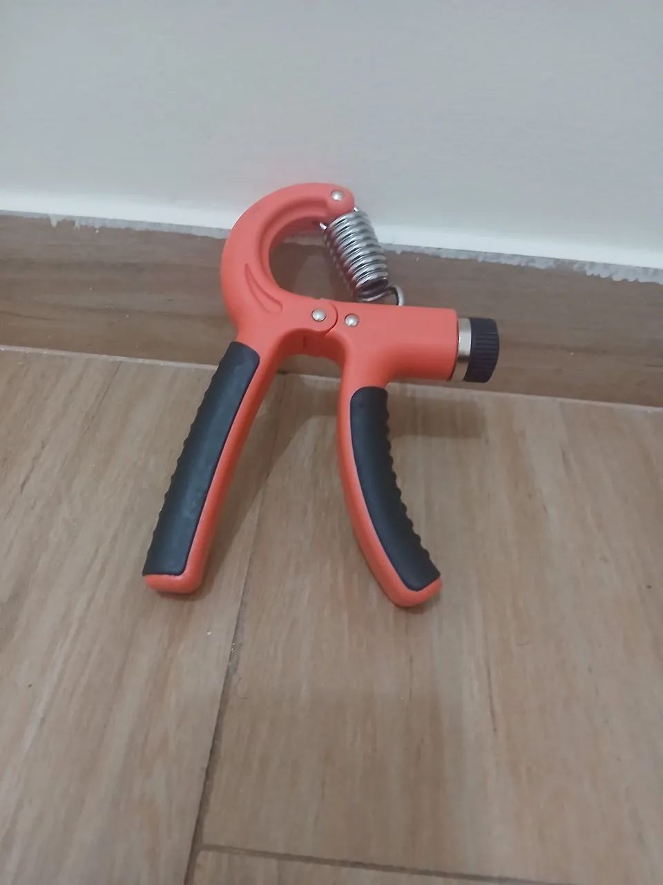 Hand grip 
