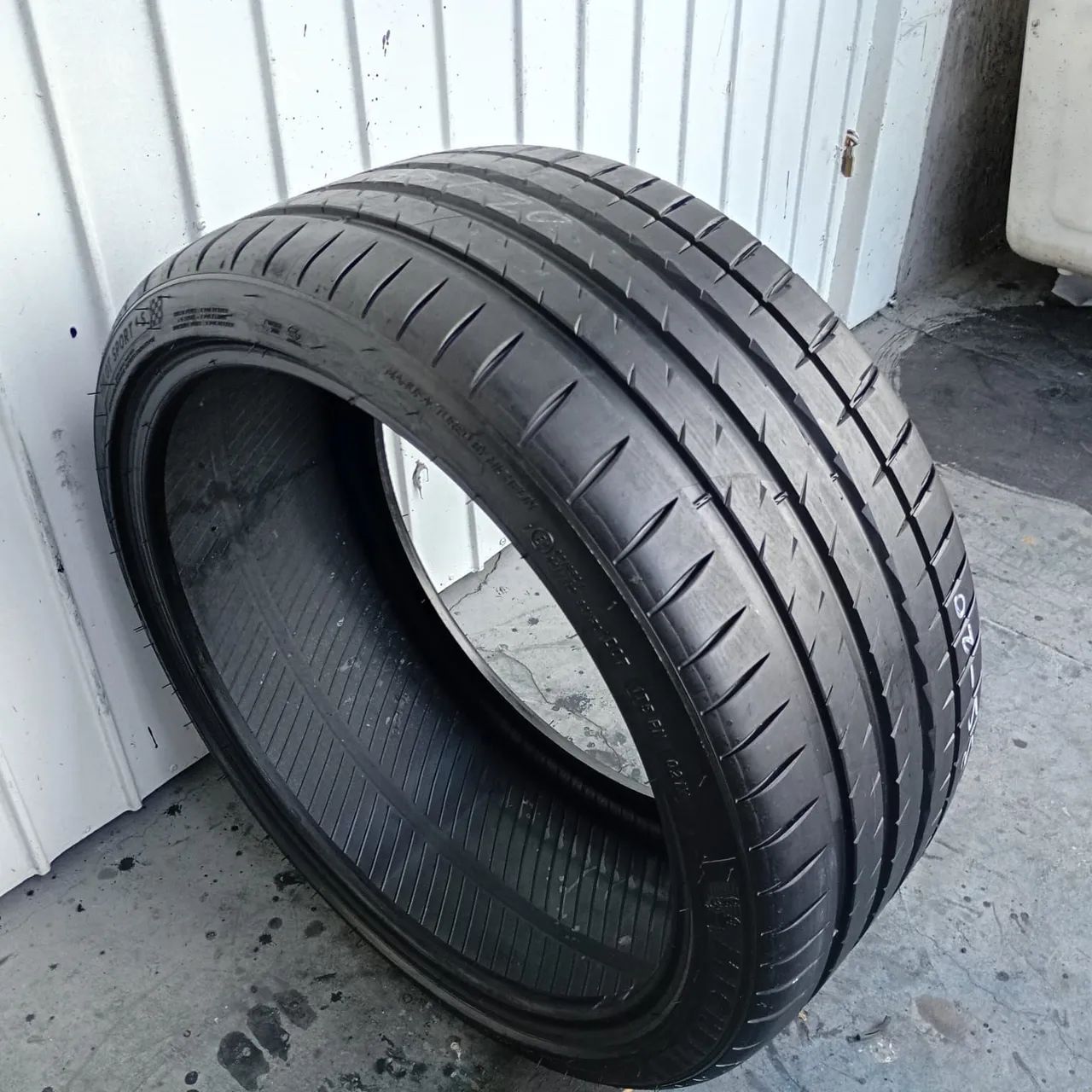 Pneu 255/35 aro 20 Michelin Pilot Sport 4s 80% - Peças para carros