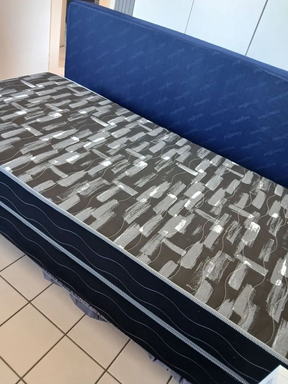 Cama de solteiro box com colchão - Foto 3