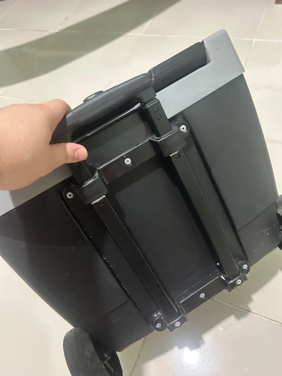 Vendo Cooler com rodinhas - Foto 5