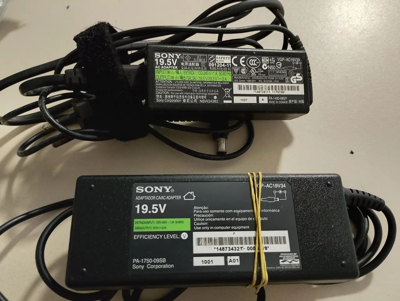 Vendo fonte para notebook Sony vaio original por 50 reais cada para vim buscar ok  - Foto 3