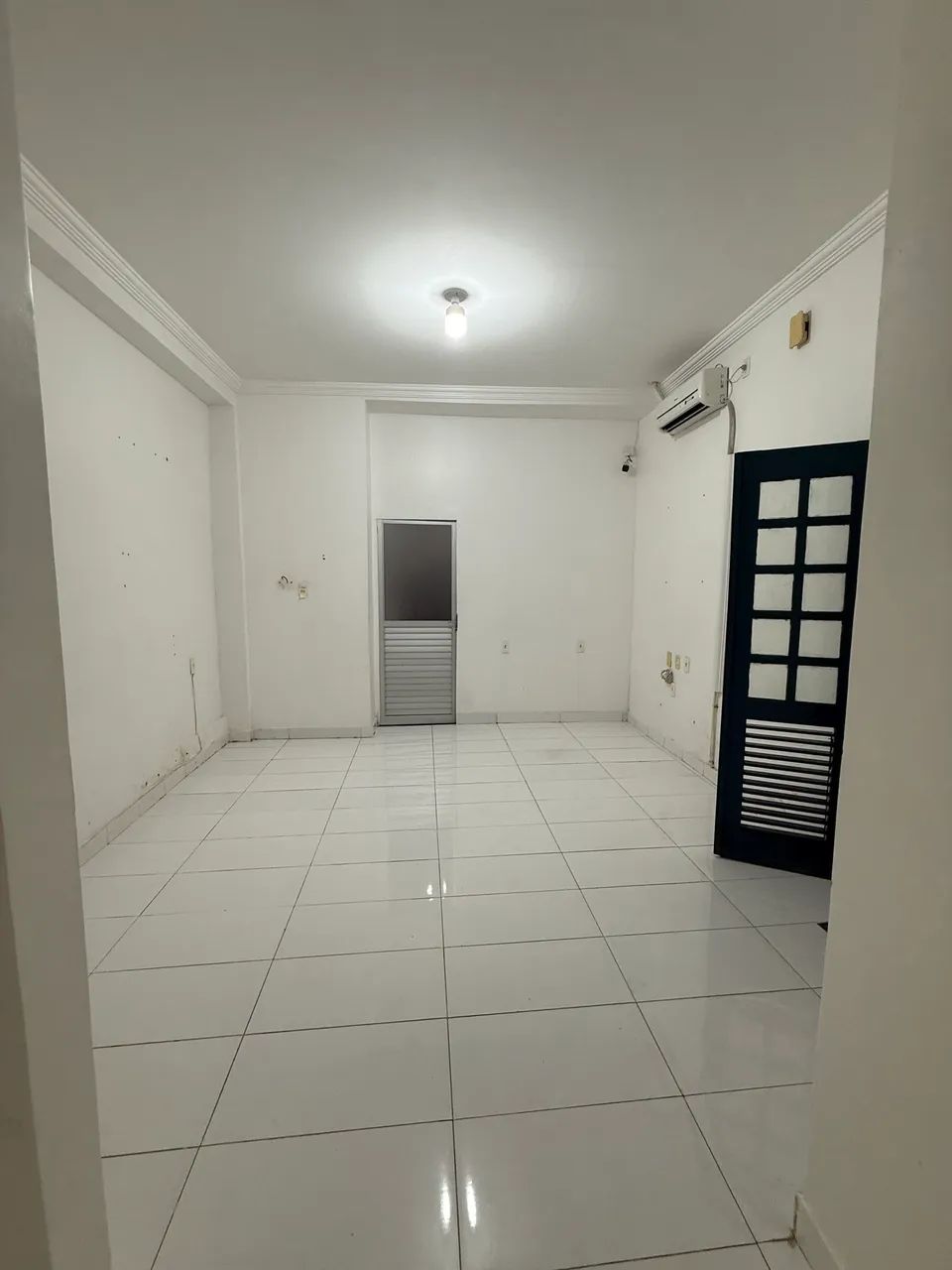 SALA COMERCIAL PARA ALUGAR - CATOLÉ
