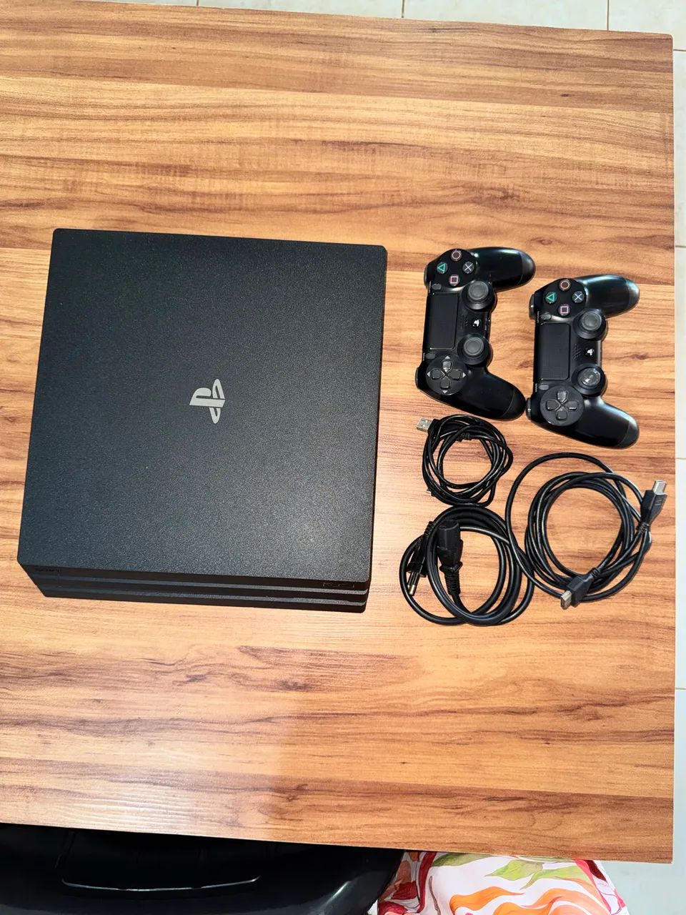 PS4 Pro 1TB - Foto 2