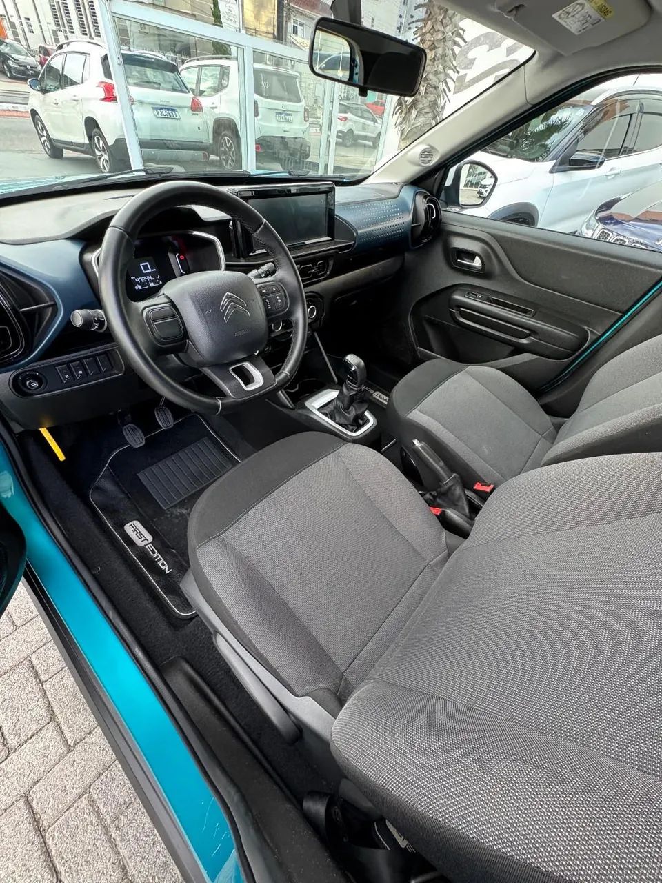 Citroen C3 First Edition 1.0 Flex 6V 5P Mec. 2023 - Foto 4